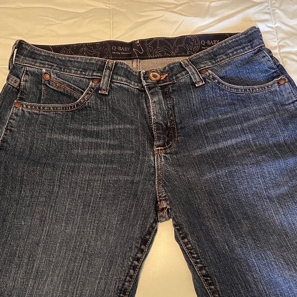 Wrangler Indigo Denim Jeans with Contrast Stitching - Picture 4 of 8